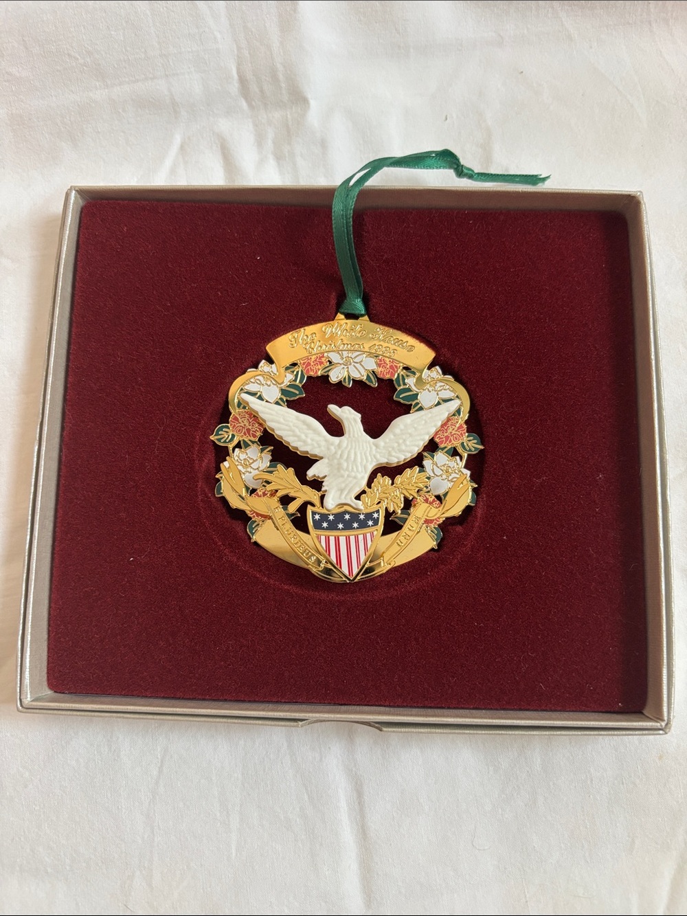 White House Christmas Ornament 1998 Gold and White Eagle